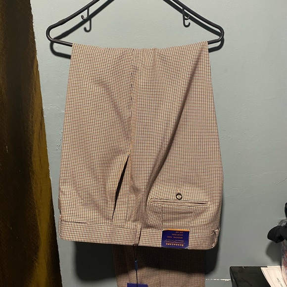 They’re not hemmed. - Picture 3 of 5